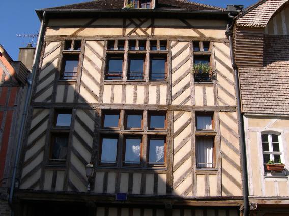  façade avec pans de bois